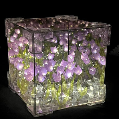Mirror Cube Tulip Lamp