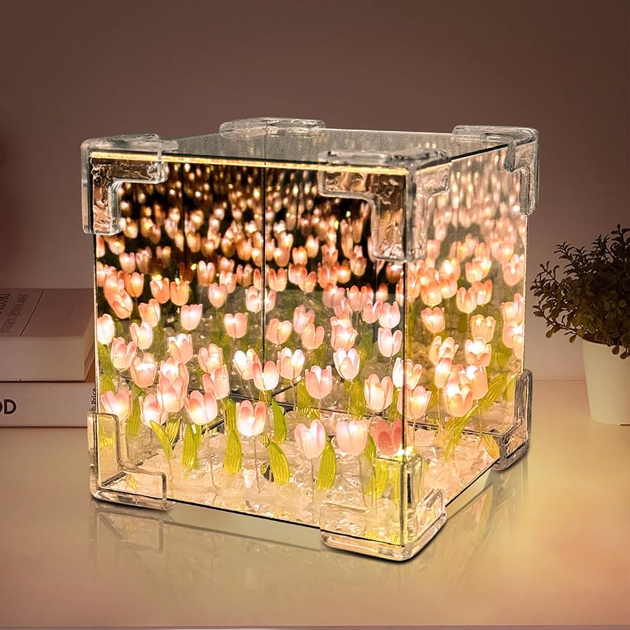 Mirror Cube Tulip Lamp